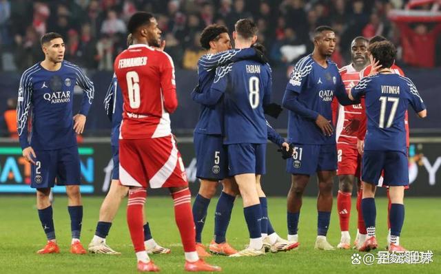 开云体育官方网站-包含皇家马德里对阵曼联，两队火拼不下的词条