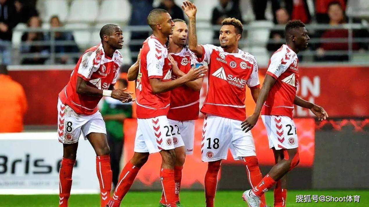 包含兰斯客场不敌南特，保持中游位置的词条