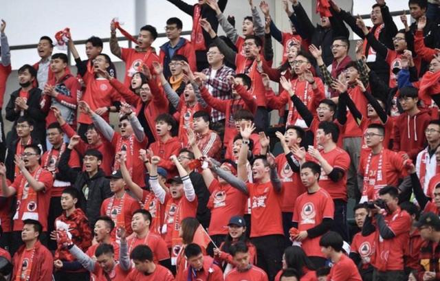 开云平台-欧洲杯篮球比赛开幕式倒计时，观众期待