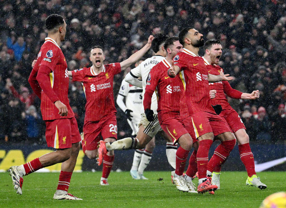 开云APP-利物浦在英超联赛中遭遇两连败，战绩下滑