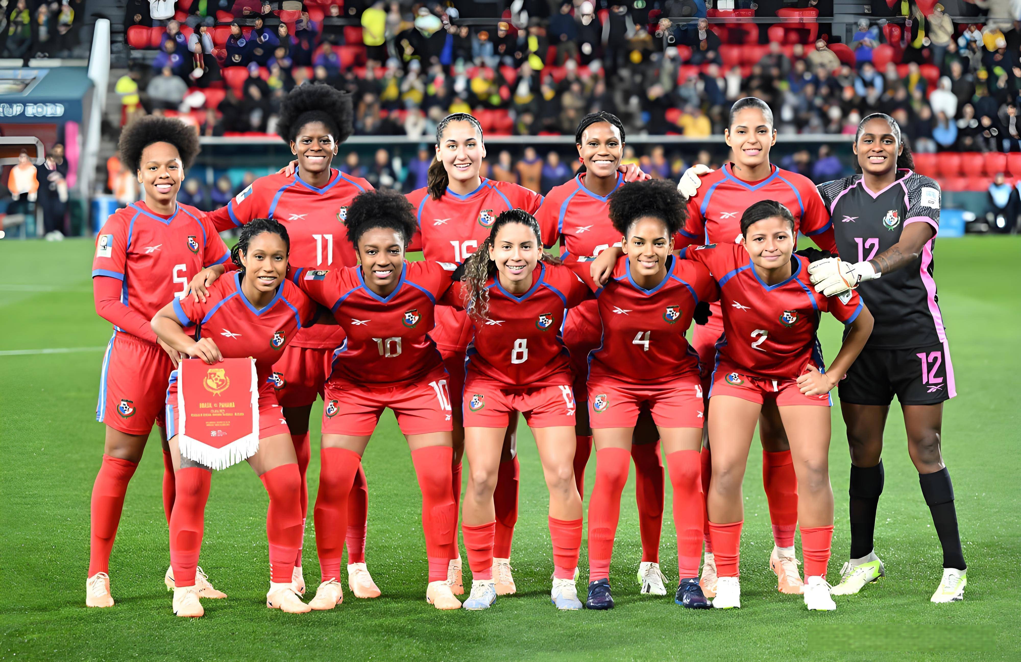 西班牙女足队员在比赛中展现出色表现