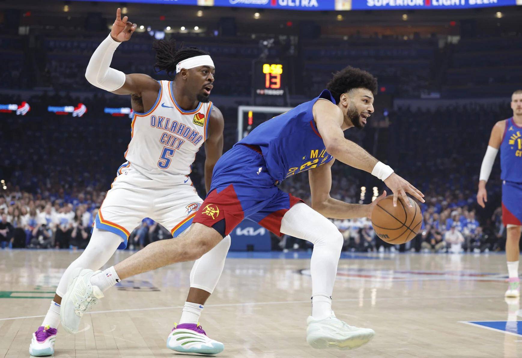 掘金队队员完成拉练，备战新赛季