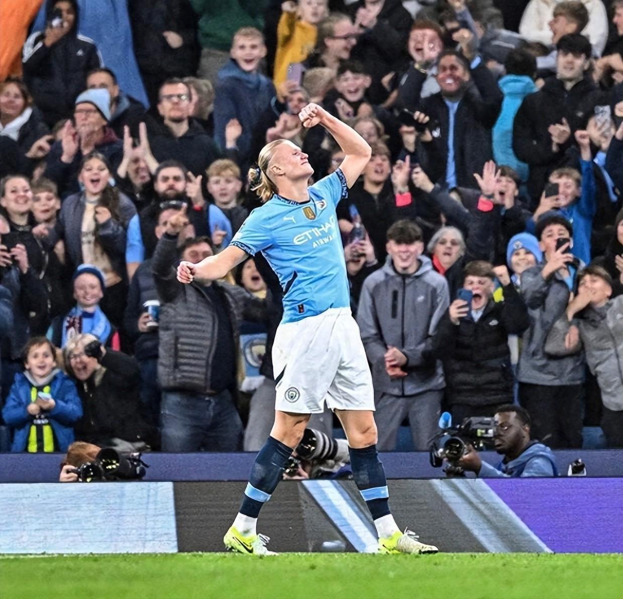 关于曼城艰难反转小组局势，淘汰赛英雄梦继续的信息