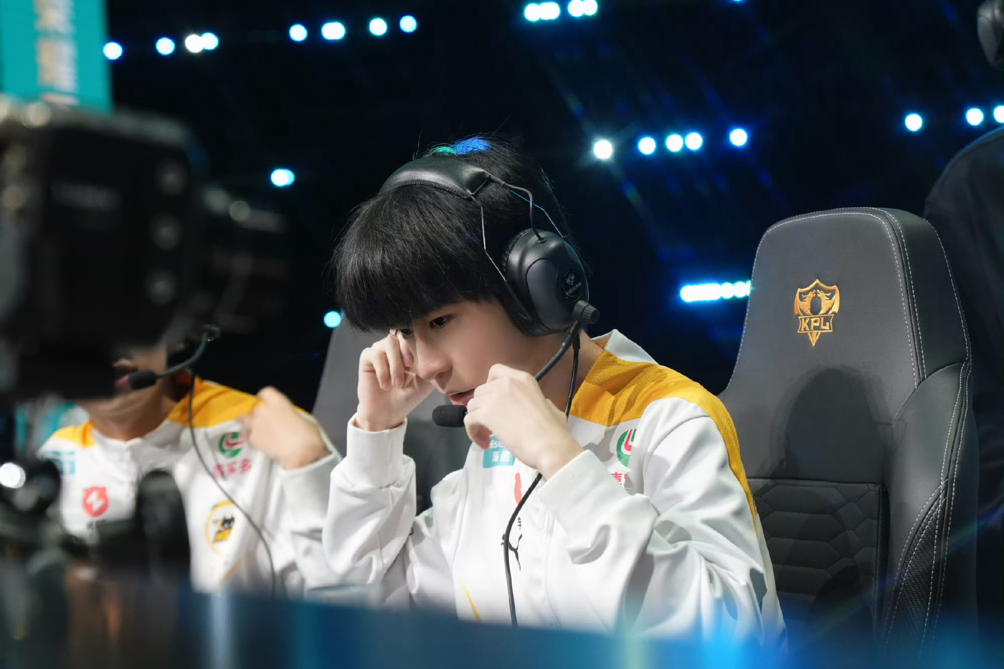 开云平台-包含狼队后卫受伤退出赛季！球队后防堪忧的词条