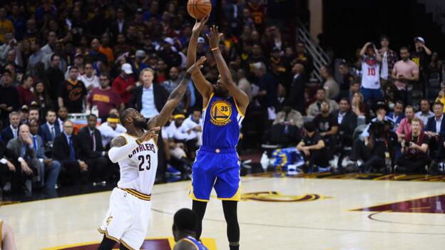 开云体育登录-NBA总决赛门票售罄，球迷热情高涨的简单介绍