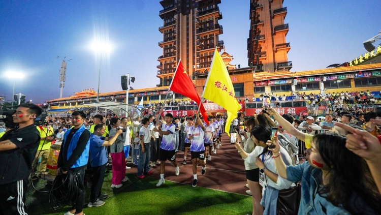 开云下载-纵情狂欢的足球盛宴，触动心弦