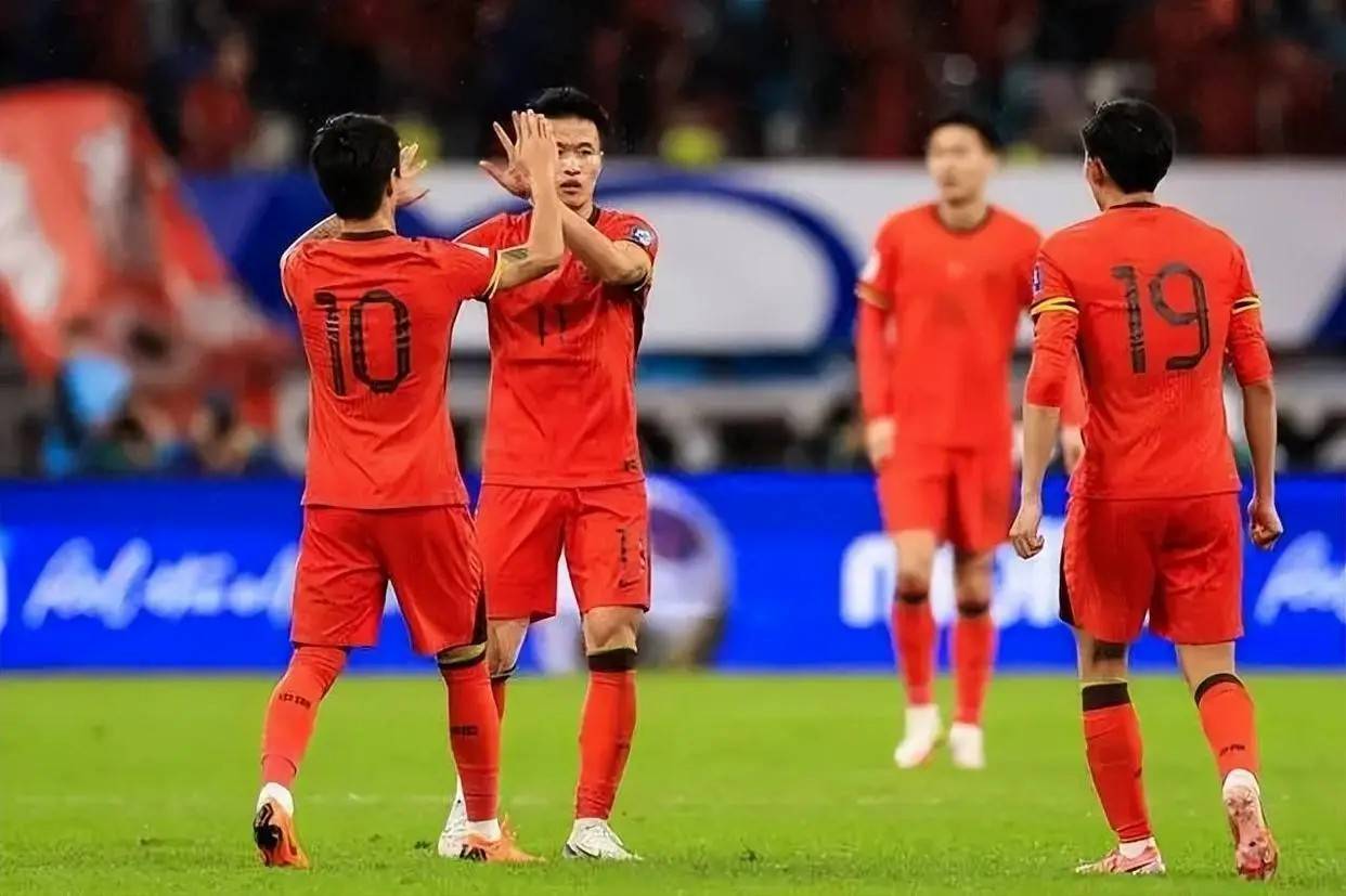 澳大利亚队全力冲刺，终结连败