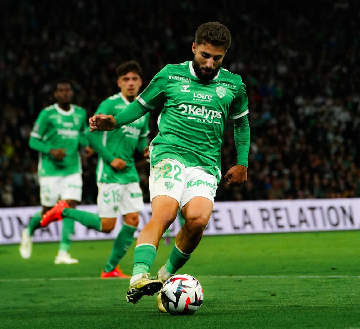 开云下载-圣埃蒂安凭借一场精彩比赛战胜了马赛