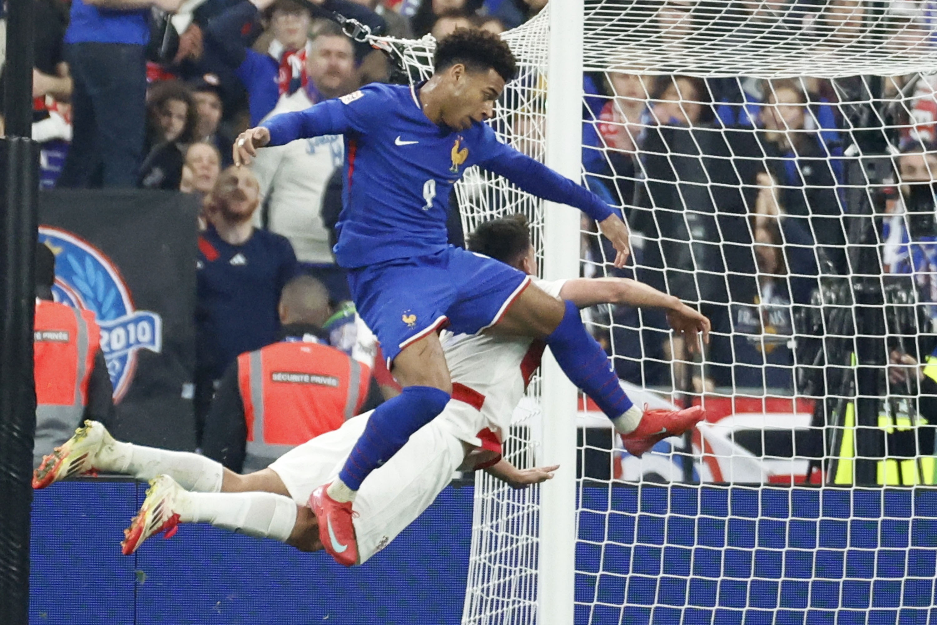 国际足球舞台上，欧国联赛事彰显激烈对抗的简单介绍