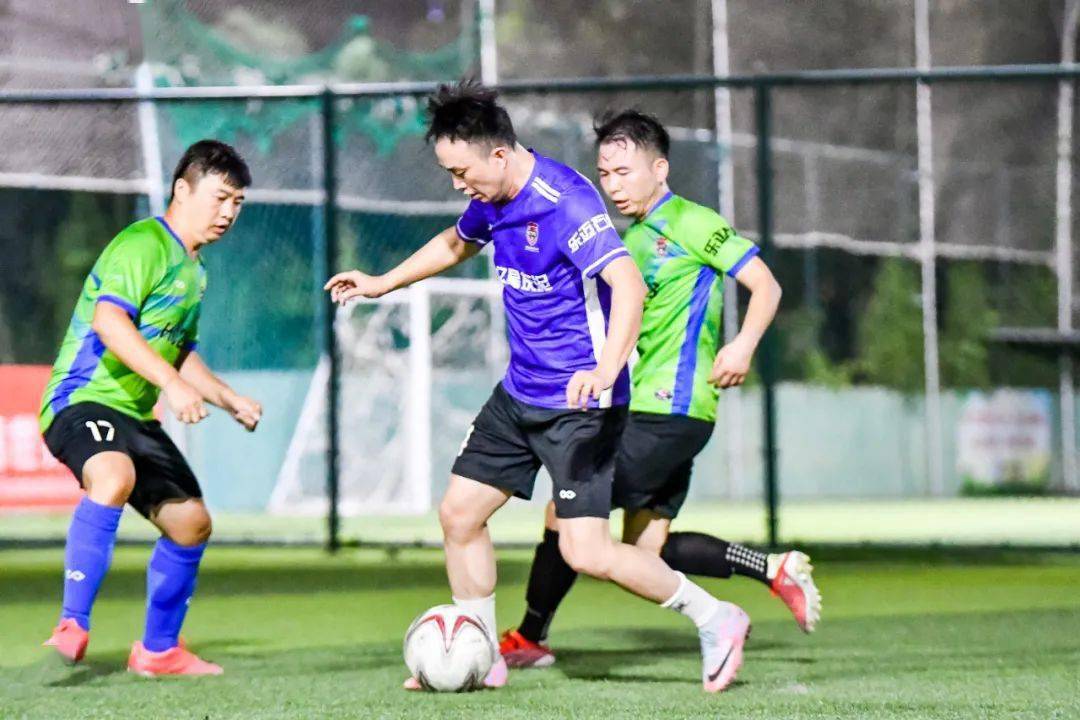 包含激烈角逐！争夺胜利的较量再次上演的词条