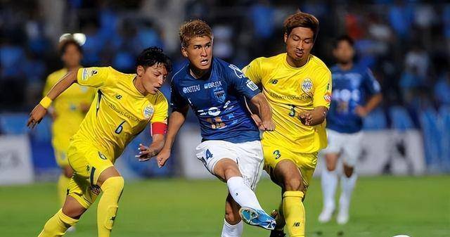 开云体育在线-佩鲁贾主场险胜，凭借出色表现收下关键三分