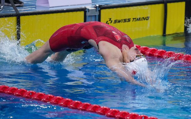 开云APP-法国游泳冠军无往不胜，轻松夺得冠军