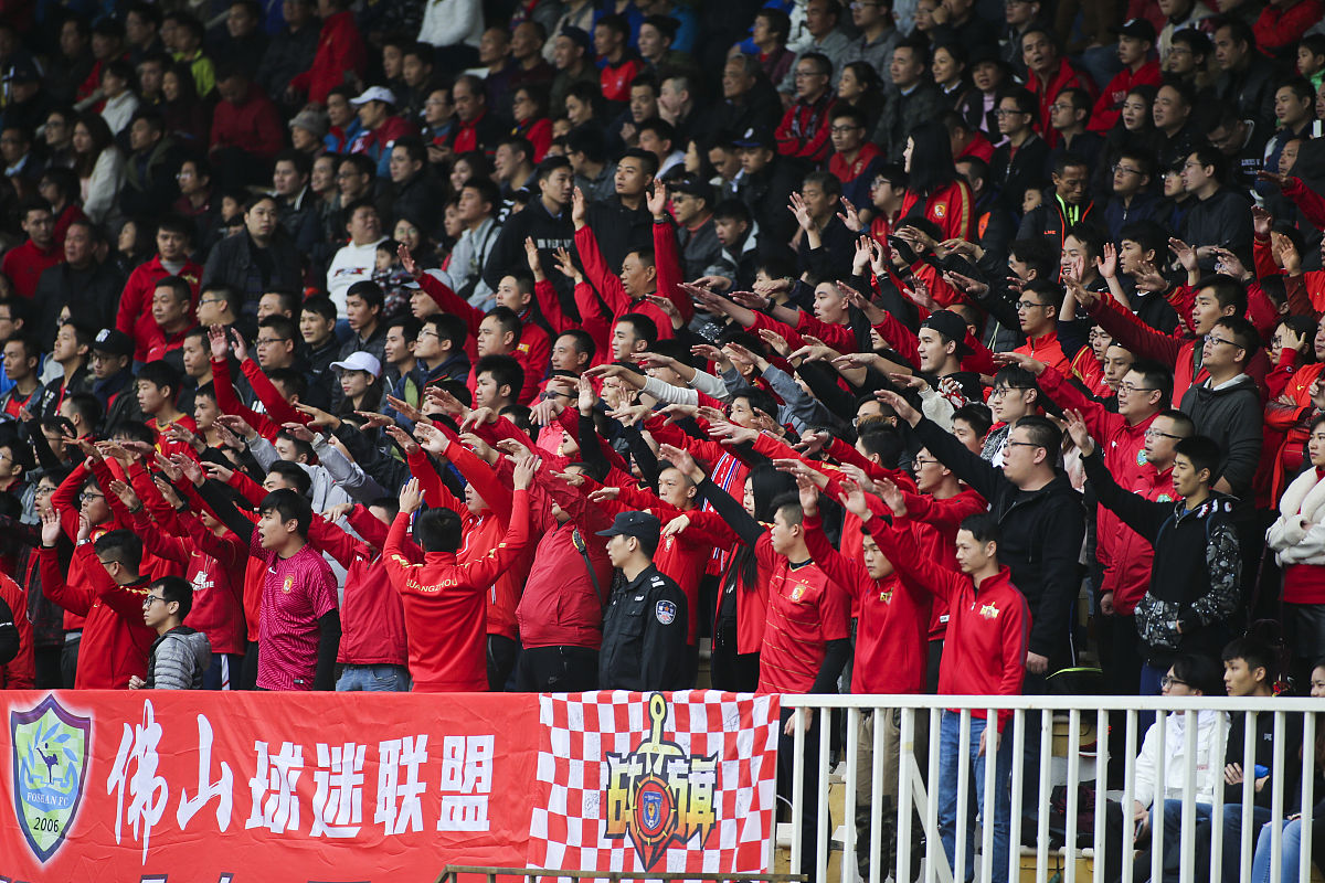 国内足球职业联赛激战连连,球队士气飙升 国内足球职业联赛激战连连,球队士气飙升