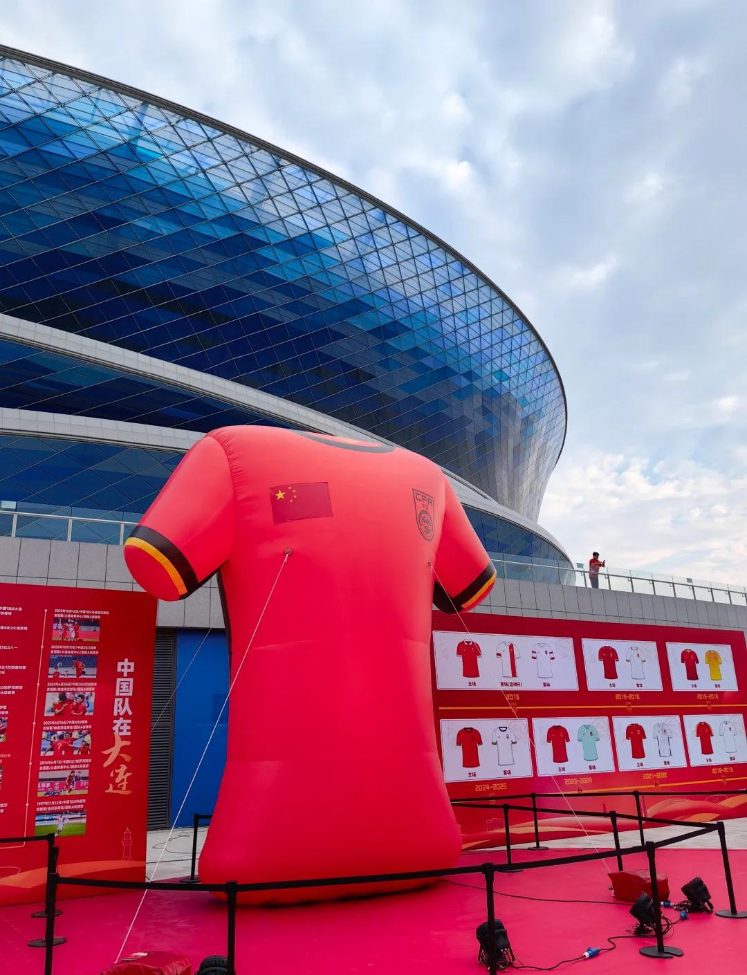 开云体育官网-世界杯篮球赛将在明年举行，各国球队备战加紧