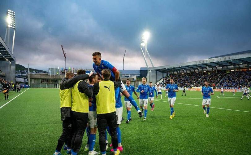 包含皇家马德里挑战那不勒斯，欧国联焦点战的词条