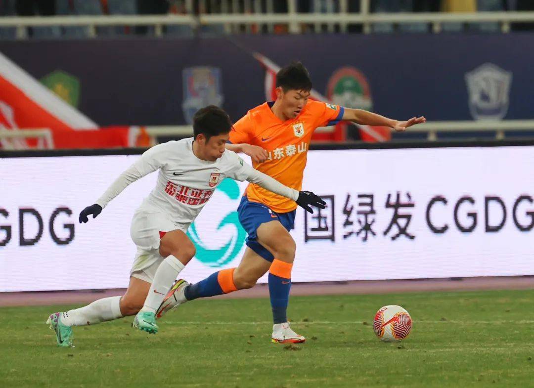 开云体育app-传统强队：鲁能经验丰富战绩斐然领跑积分榜！的简单介绍