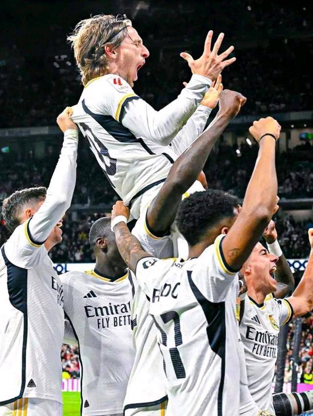 包含皇马陷入困境：卫冕之路颇为坎坷的词条