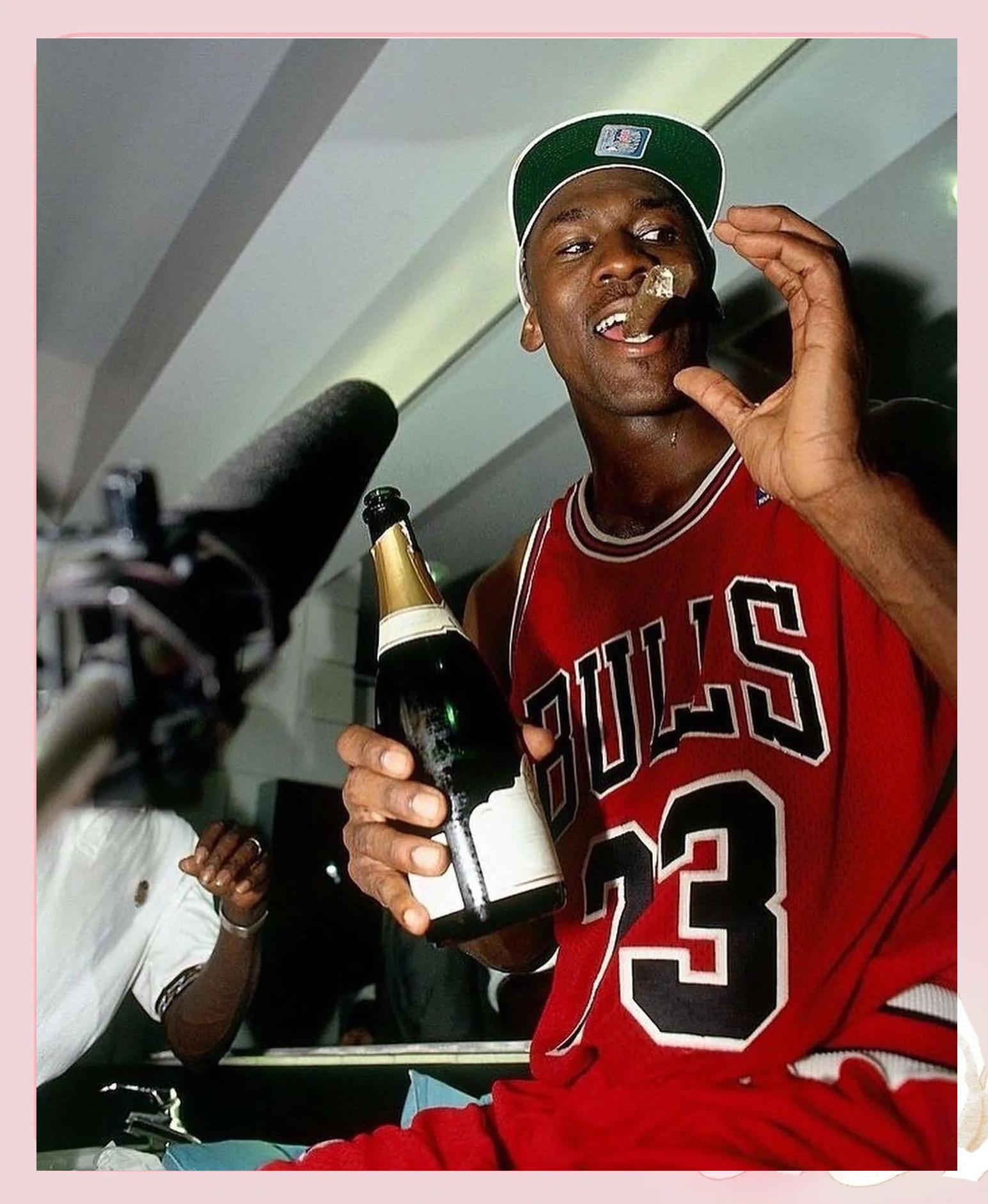 篮球巨星正式退役宣布告别球场