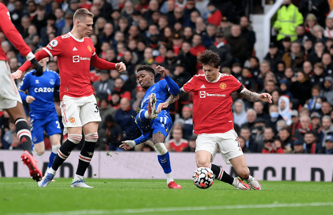 开云体育官方网站-沃特福德三连败，保级形势严峻