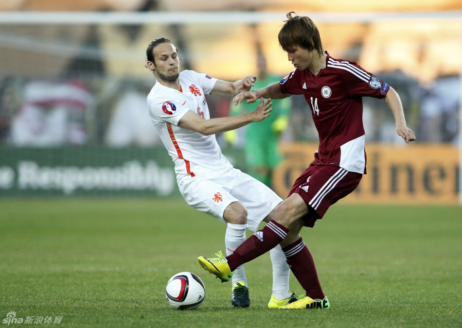 法国客场战胜奥地利，稳住小组第二位置