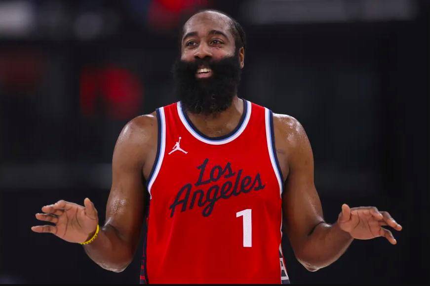 火力全开：火箭大胜马刺，哈登砍下40+11+9数据