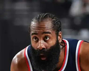 快船外线进攻火力全开,取得大胜 快船外线进攻火力全开,取得大胜