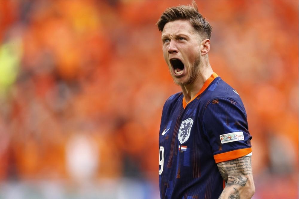 阿贾克斯表现抢眼，豪取两连胜晋级的简单介绍