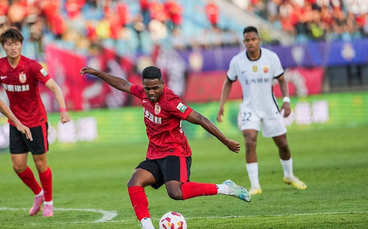 开云体育中国-关于新援加盟展现实力，球队状态逐渐回暖的信息