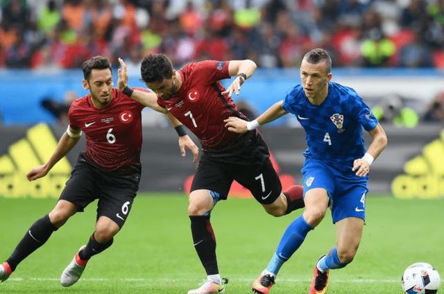 克罗地亚篮球超级联赛半决赛，实力悬殊