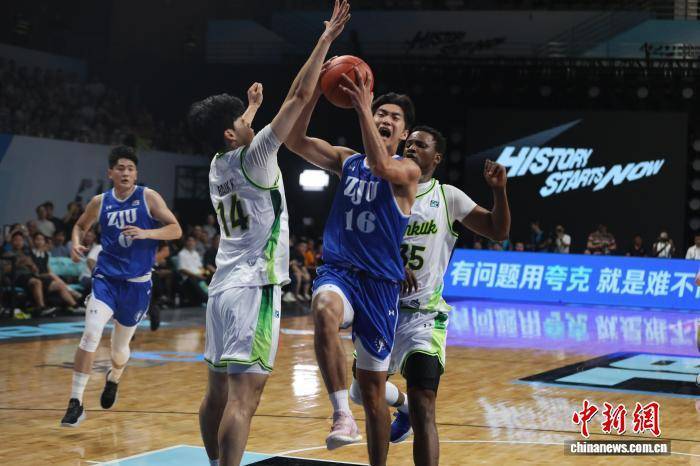 亚洲篮球赛场热闹异常，球迷争相观战的简单介绍