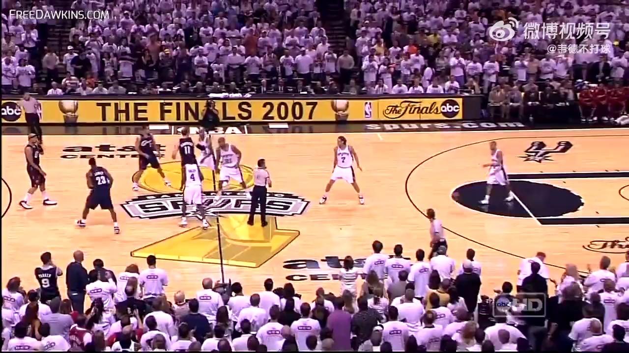 开云体育app-马刺遭遇连败，老将邓肯现身指导球队