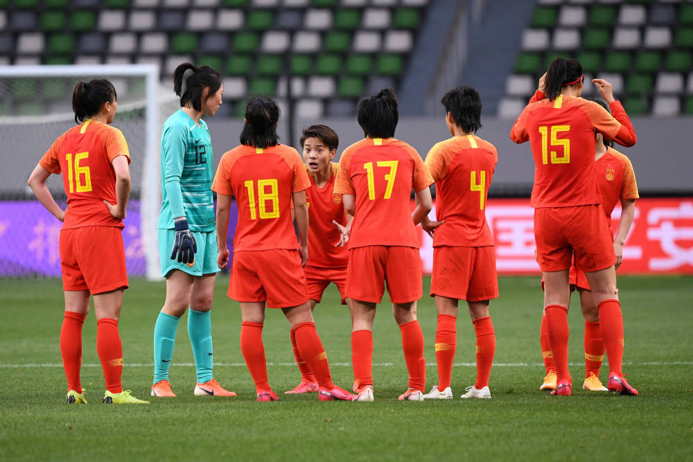 日本女足队赢得关键比赛，晋级半决赛